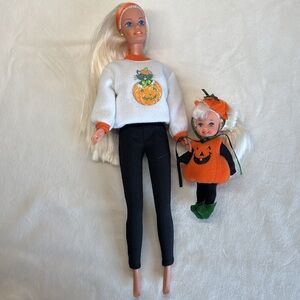 Vintage Barbie and Kelly 1996
Happy Halloween